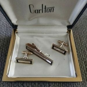 Cuff links and tie clip, vintage in original box